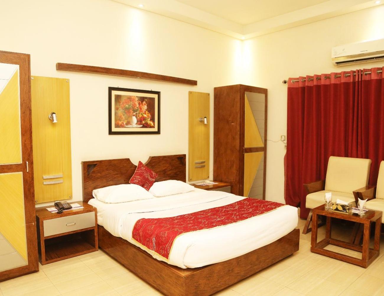 The Grand Regency Otel Bahavalpur Dış mekan fotoğraf