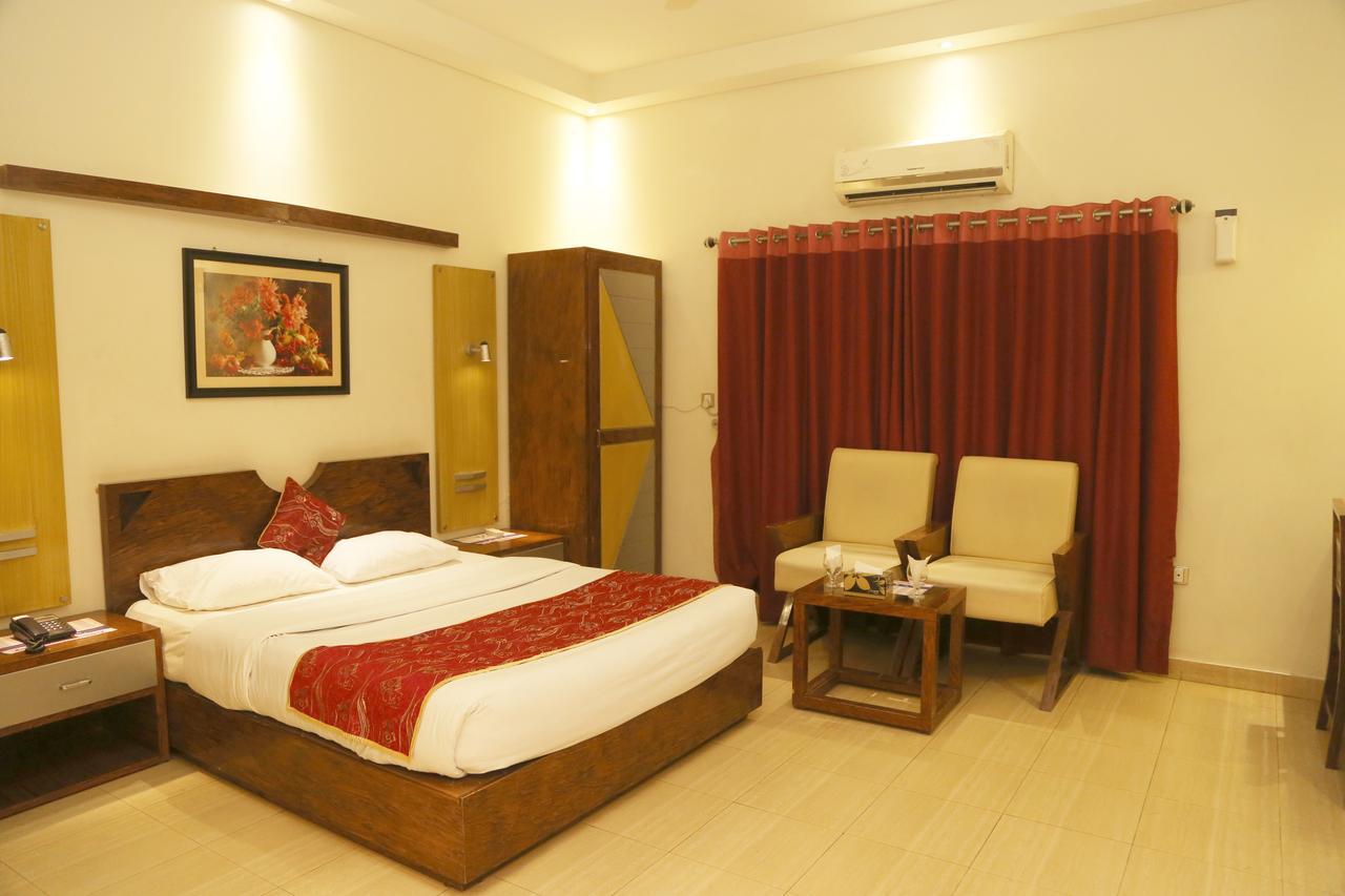 The Grand Regency Otel Bahavalpur Dış mekan fotoğraf